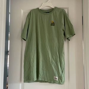 Mountain Hardware men’s green t-shirt